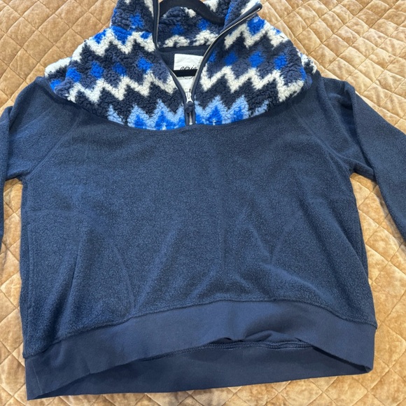 Navy and Blue Chevron Fleece Pullover by AERIE💙cute comfy cozy💙see pic 4 details - Picture 1 of 10